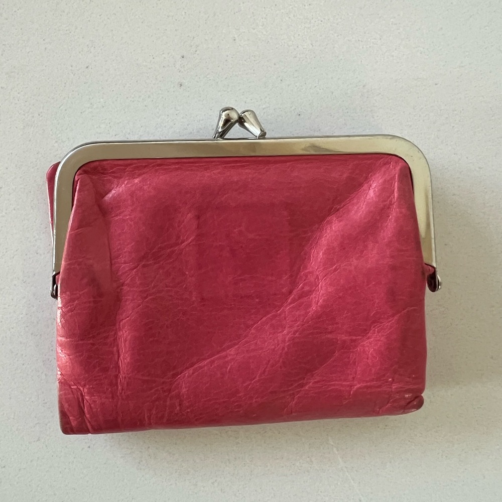 Hobo Lauren Pink Leather Kisslock Wallet 👛